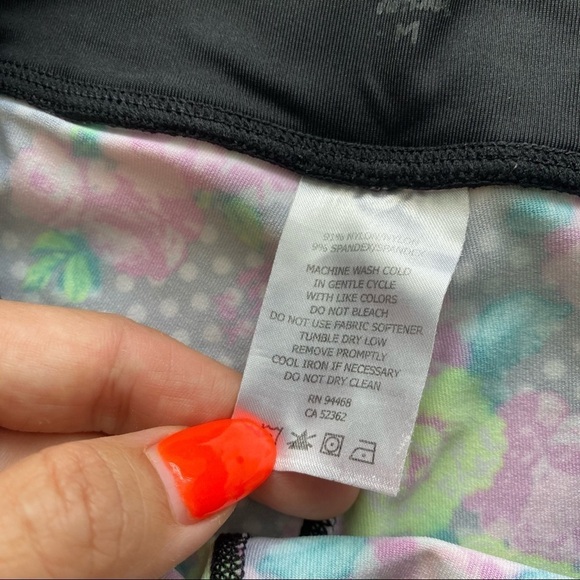 BETSY Johnson Performance floral print capri pants Sz M - Picture 5 of 7